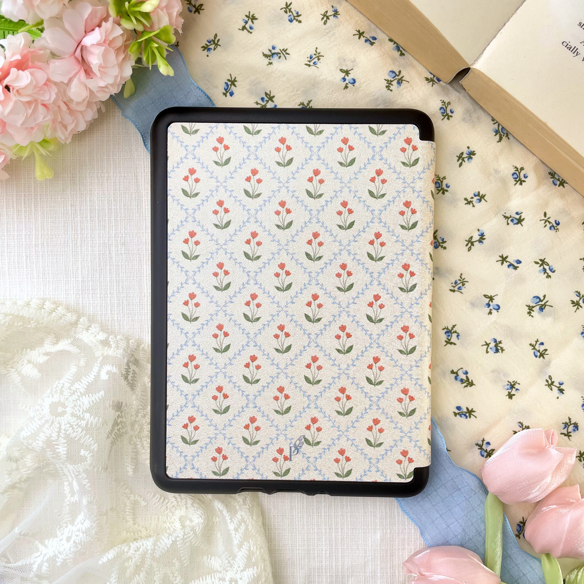 sugared stitch kindle case