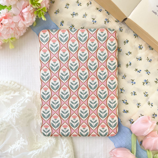 patterned in petal kindle case