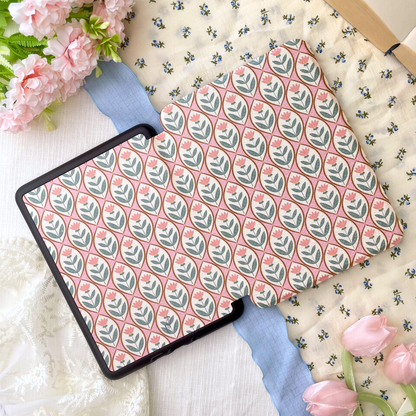 patterned in petal kindle case