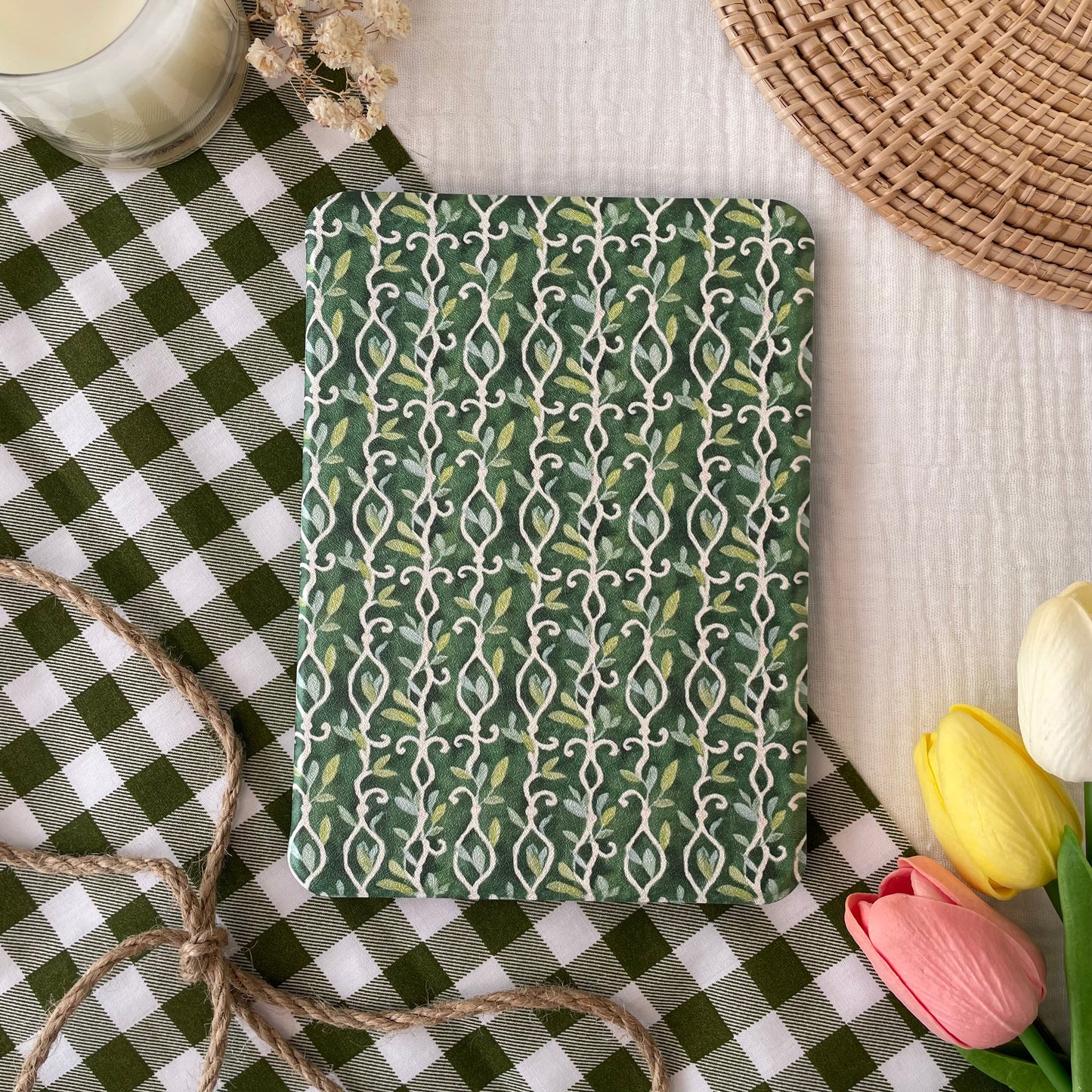 garden lattice kindle case
