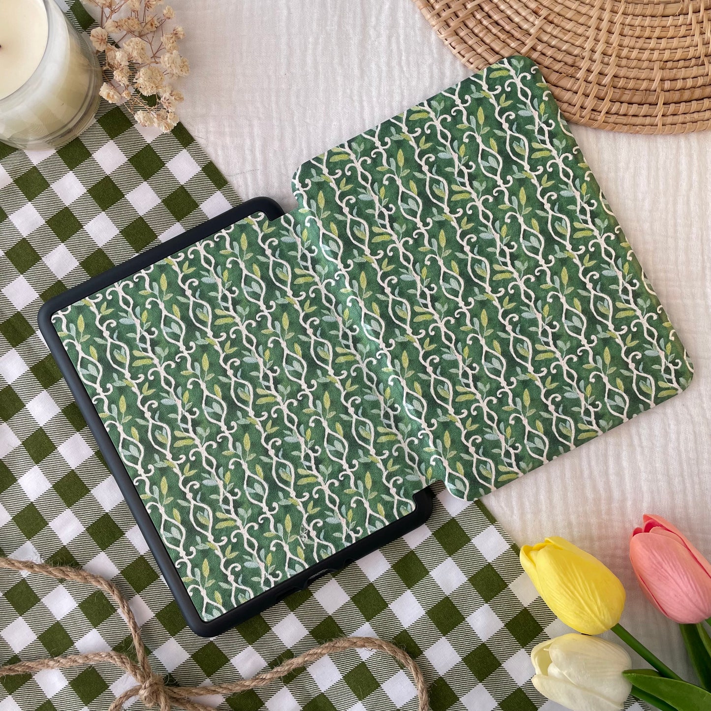 garden lattice kindle case